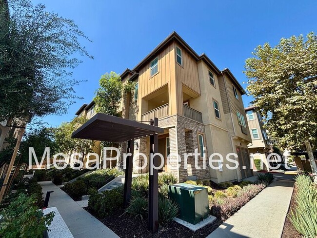 Foto del edificio - 7462 Solstice Pl