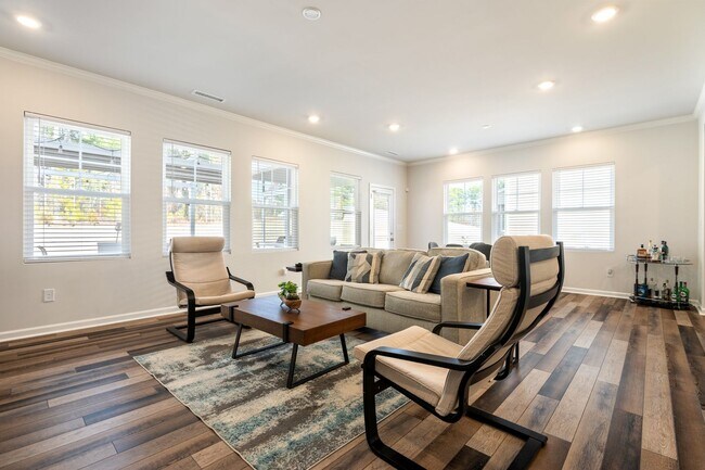 Foto del edificio - Bright, Spacious 3BR/2.5BA Home – Move-In Ready with Loft & Open Floor Plan