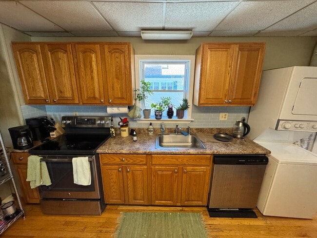 Photo - 735 Somerville Ave Apartment