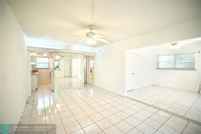 Building Photo - 2815 NE 33rd Ave