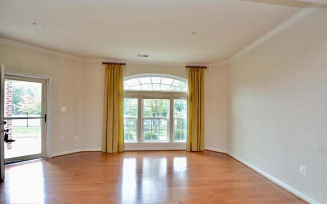 Foto del edificio - 904 Hall Station Dr