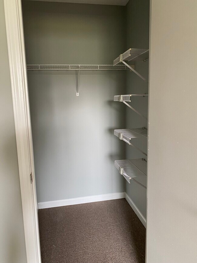 pantry - 701 E Mount Vernon St
