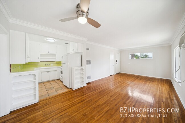 Foto del edificio - 7571 Willoughby Ave