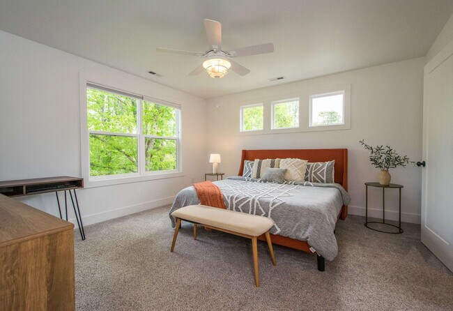 Foto del edificio - 1243 Pine Spring Dr
