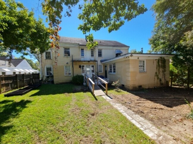 Foto del edificio - 139 Mt Vernon Dr