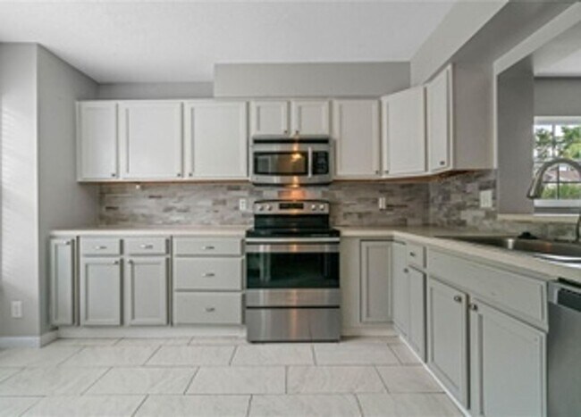 Building Photo - Brook Hollow Cir - 4400