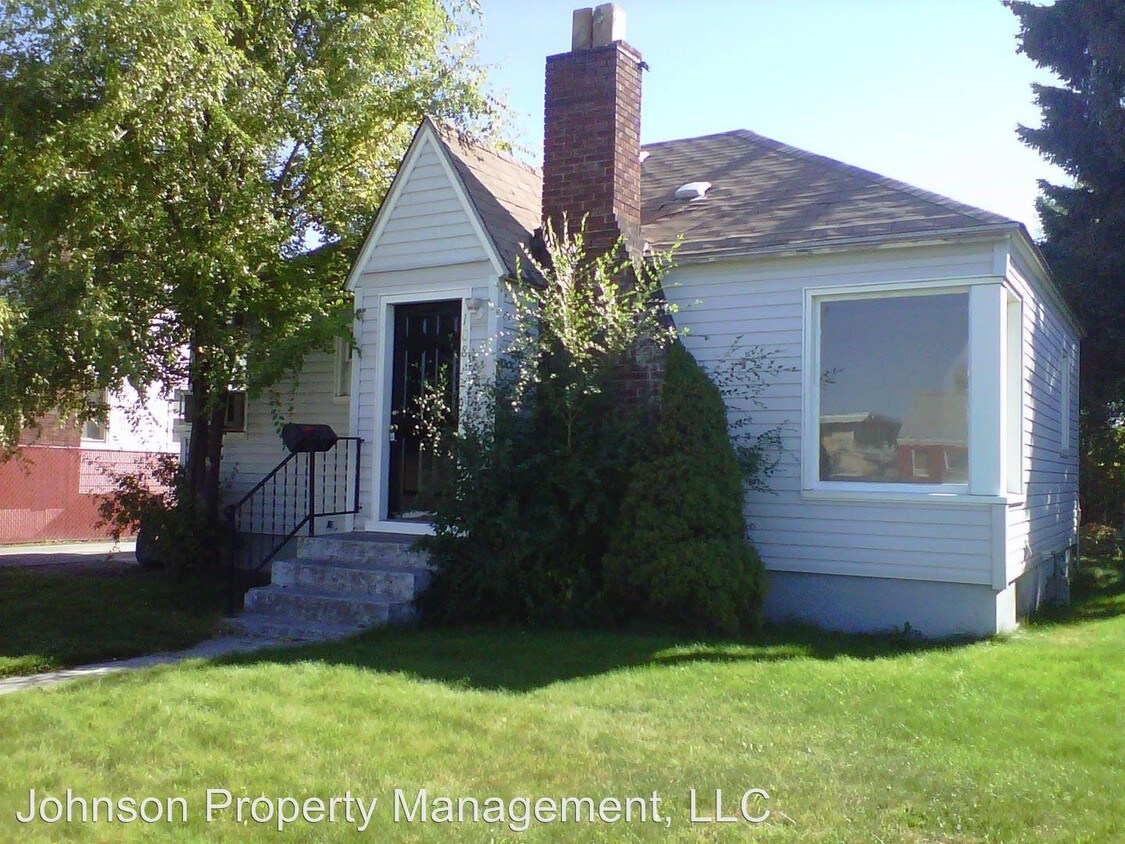 Primary Photo - 108 E Hoffman Ave