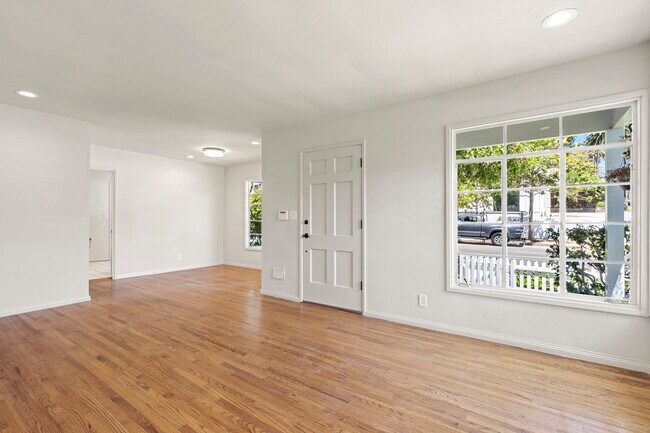 Building Photo - 437 N Swarthmore Ave