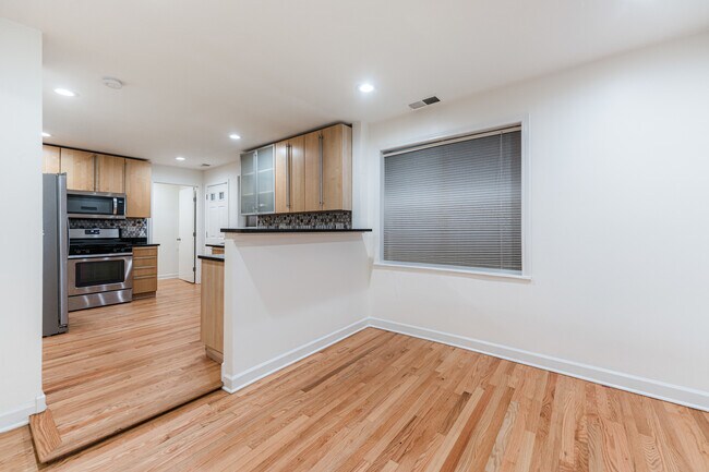 Foto del edificio - 516 N Hermitage Ave