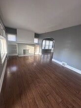 Building Photo - 4915 E 109th St