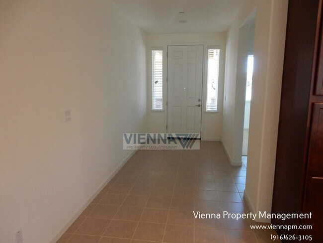 Foto del edificio - TOP SINGLE STORY HOME IN ROSEVILLE!!!
