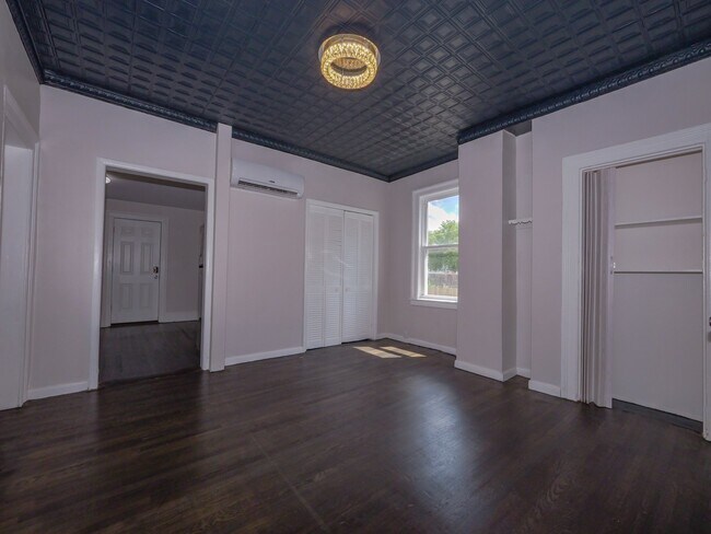 Foto del edificio - 45 Robinson Ave
