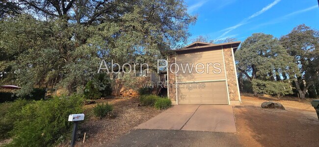 Foto del edificio - 3174 Shawnee Ct