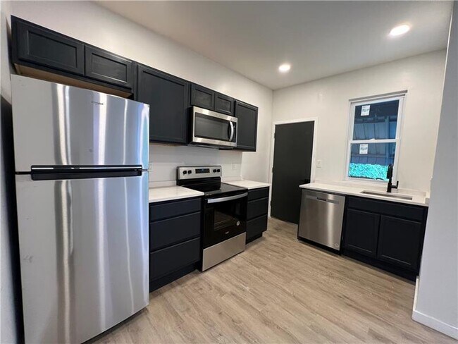 Building Photo - 119 Johnston Ave