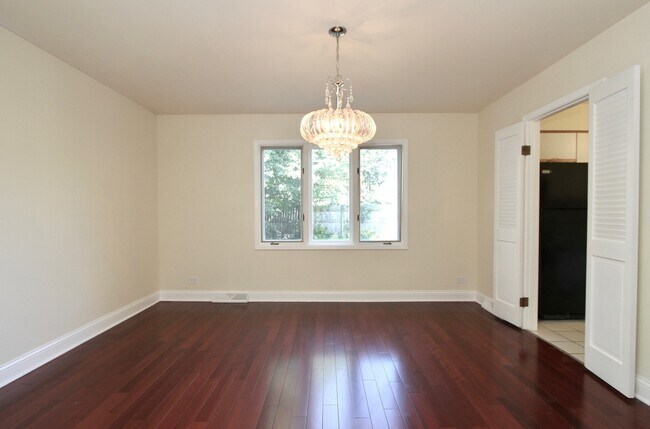 Foto del edificio - 8218 Springfield Ave