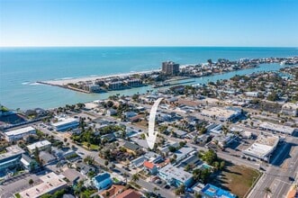 Building Photo - 553 72nd Ave