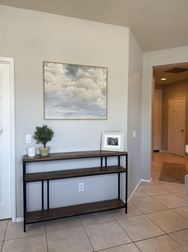 Building Photo - LEA4