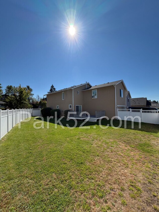 Foto del edificio - 2234 Wallace Loop