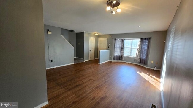 Foto del edificio - 6565 Ronald Rd