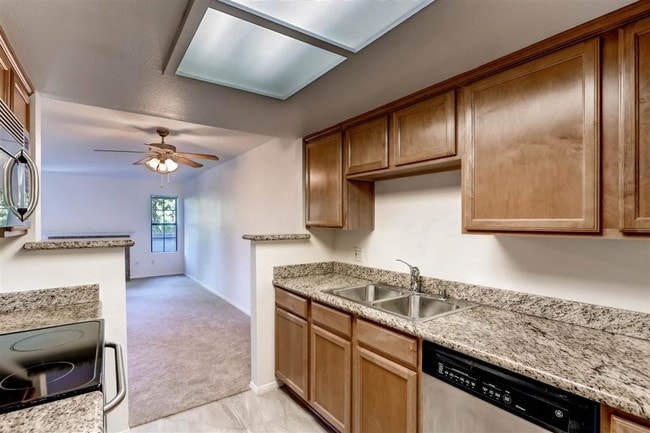 Building Photo - 14972 Avenida Venusto