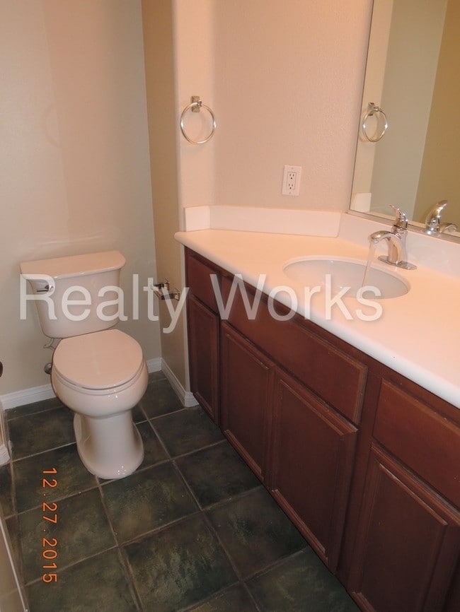 Building Photo - Temecula Harveston 5 Bedroom Home for rent.