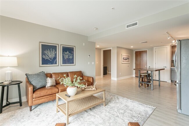 Foto del edificio - 205 Lakeshore Dr