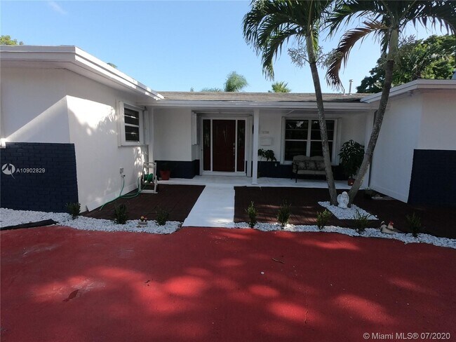 Foto del edificio - 10700 SW 120th St