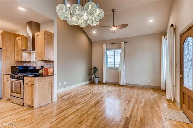 Building Photo - 3 br, 2 bath House - 2304 Santa Maria St