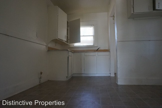 Building Photo - 2 br, 1 bath Apartment - 1006 6th STREET