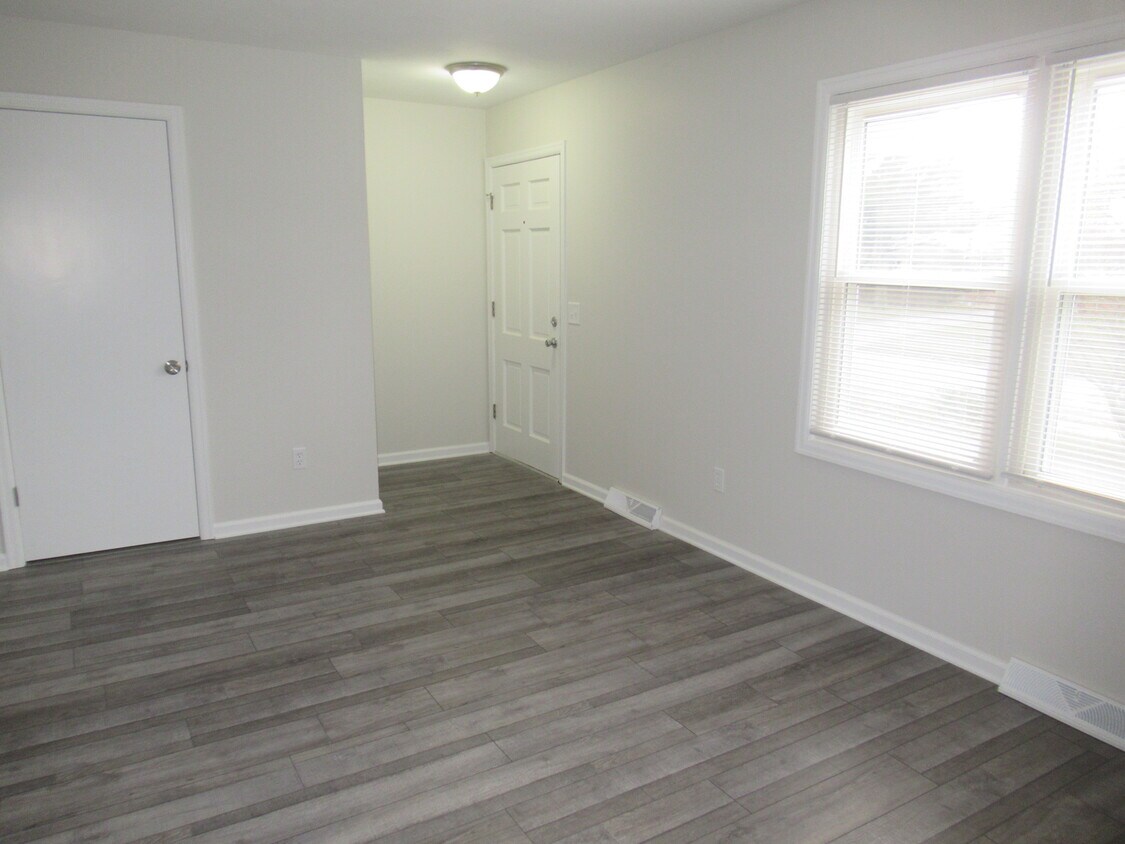 Primary Photo - 4616 Imperial Dr