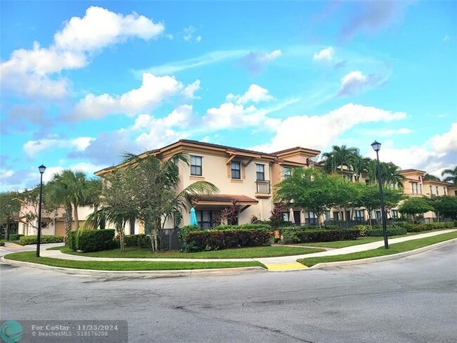 Foto del edificio - 6071 Grand Cypress Cir W