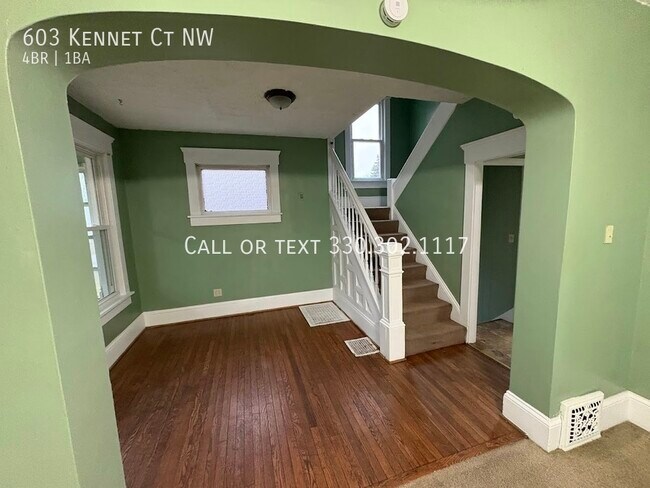Foto del edificio - Four bedroom one bathroom home for rent