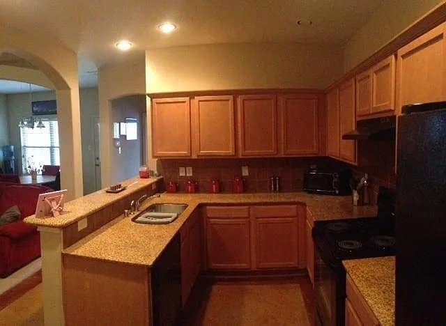 Building Photo - 209 Royal Glen Ct