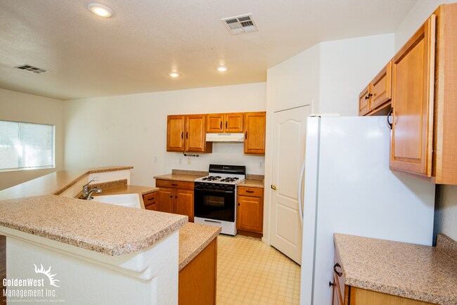 Building Photo - Beautiful Two-Story 3Bdm 2.5Ba Rowhome Nes...