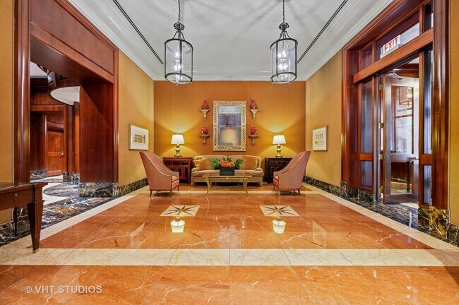 Building Photo - 57 E Delaware Pl
