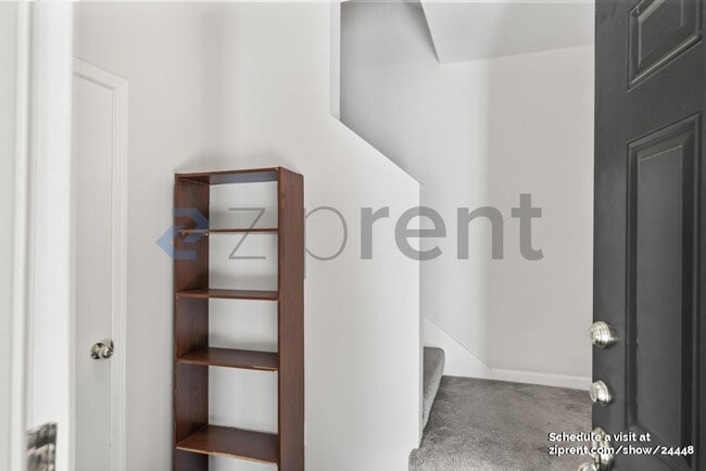 Building Photo - 334 Dunsmuir Terrace