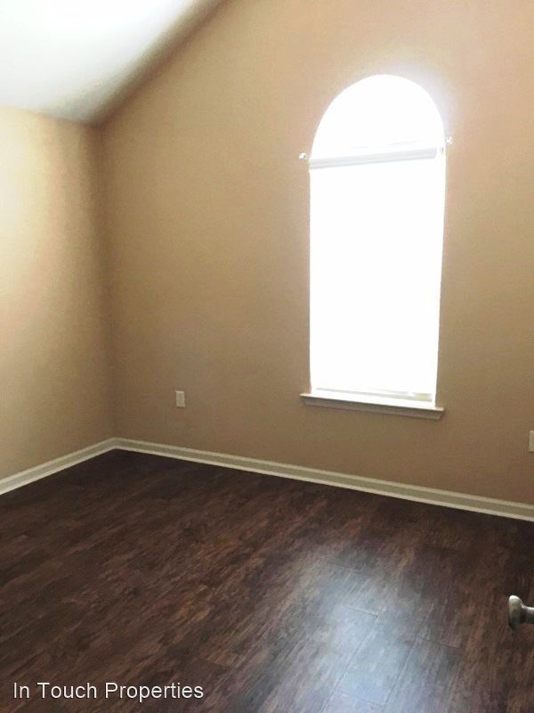 Building Photo - 3 br, 2 bath House - 4692 Custer Dr