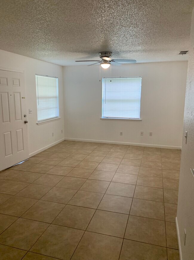 Building Photo - 3612 Leanne Ct