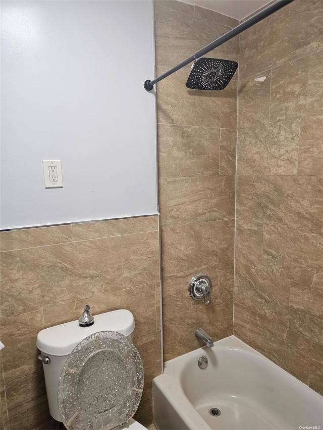 Foto del edificio - 3 bedroom in Canarsie NY 11236