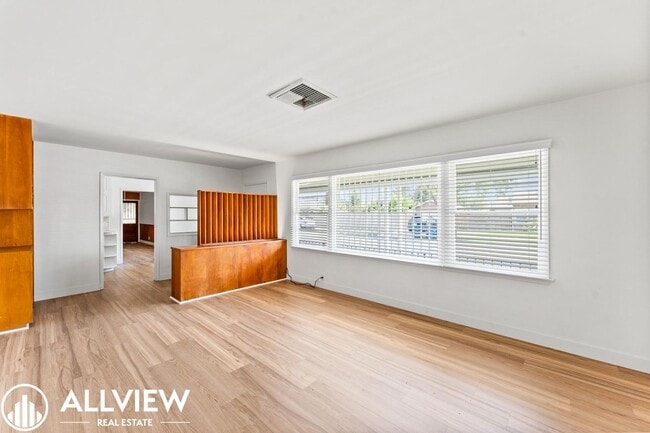 Building Photo - Stylishly Renovated Santa Ana Gem – 4-Bedr...