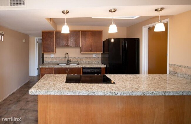 Foto del edificio - 8409 E Beverly St