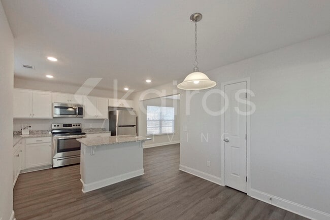 Building Photo - 109 Western Red Cedar Dr