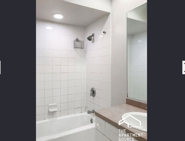 Foto del edificio - 2732 N Wayne Ave