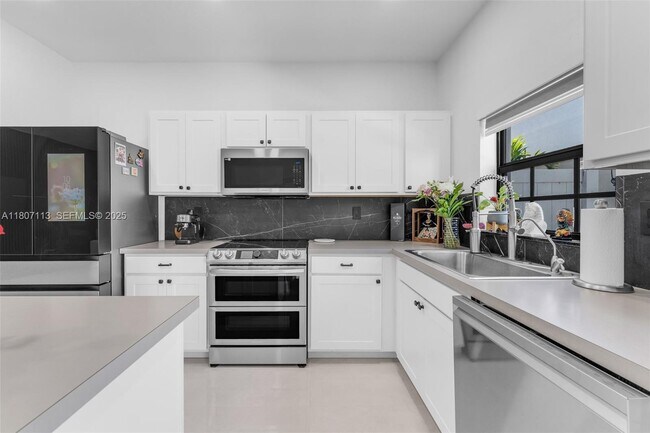 Foto del edificio - 617 SW 11th St