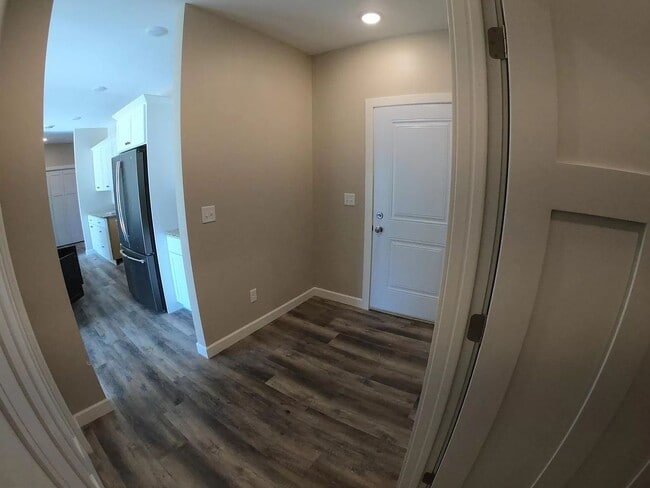 Building Photo - Beautiful Updated 1 Level Home in a Great ...