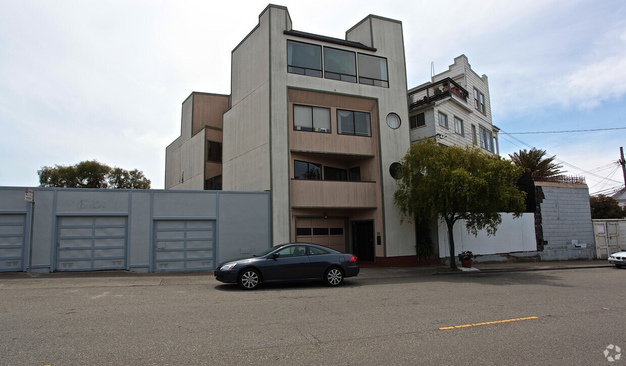Primary Photo - 111A-111B Southern Heights Ave