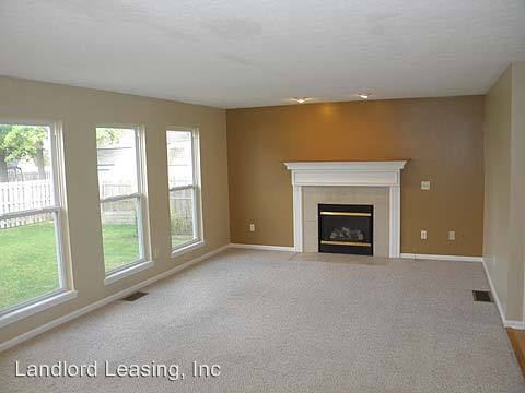 Building Photo - 8035 Oak Tree Dr N