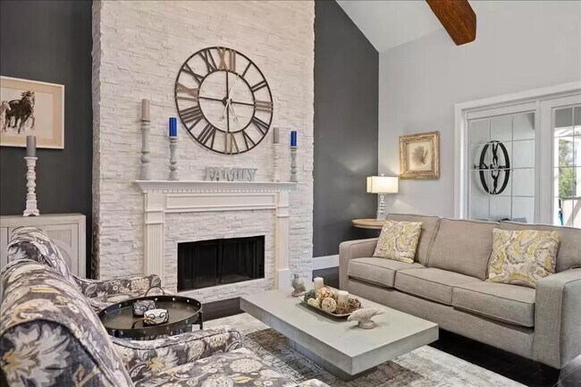 Foto del edificio - 1702 Clydesdale Ave