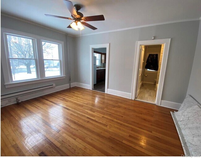 Foto del edificio - 464 NY-17M