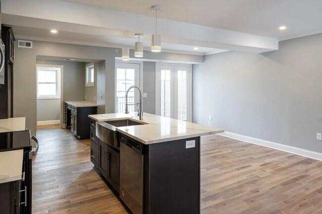 Foto del edificio - 4464 Broadway Blvd